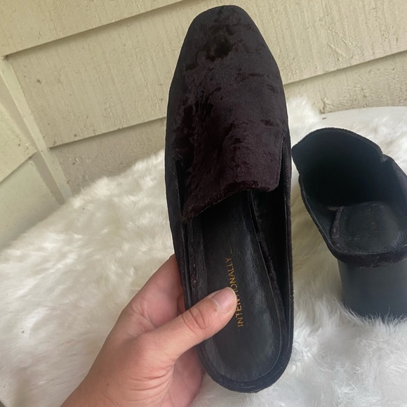 Intentionally Blank Black Crushed Velvet Square Toe Mule Size 10 - Picture 7 of 9